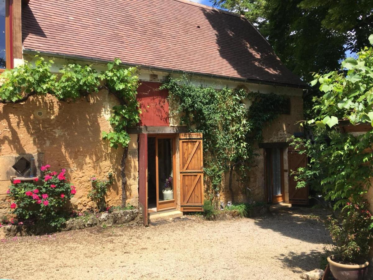 Chambres D'Hotes Les Coustilles Saint-Alvère Exterior foto